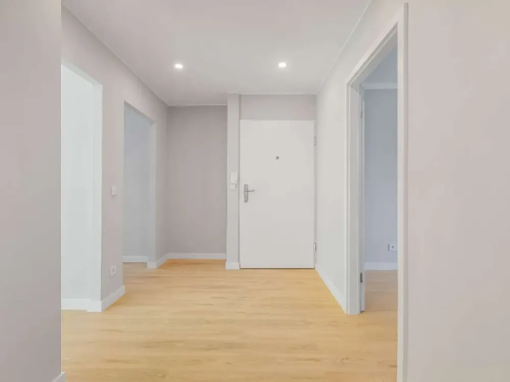 Hochwertig sanierte Wohnung mit Einbauküche und Balkon!