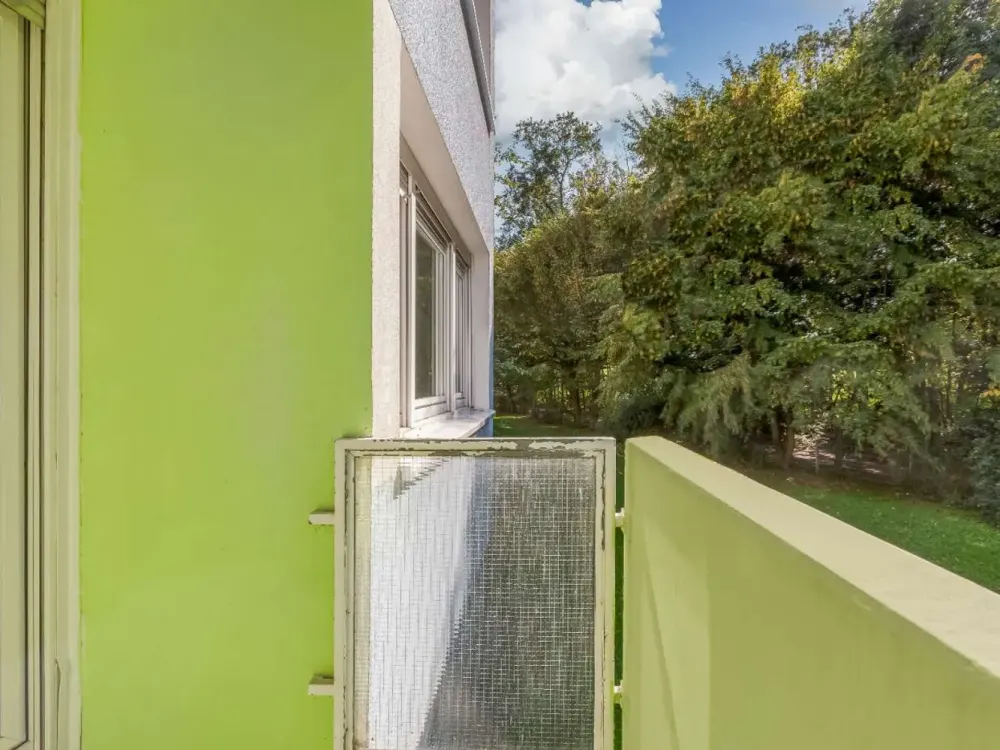 Hochwertig sanierte Wohnung mit Einbauküche und Balkon!