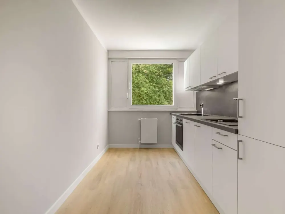 Hochwertig sanierte Wohnung mit Einbauküche und Balkon!