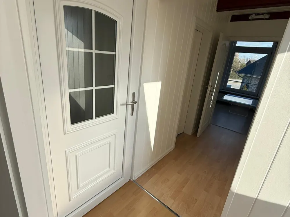Central Location: 2-Room Granny Flat with Parking and Garden
