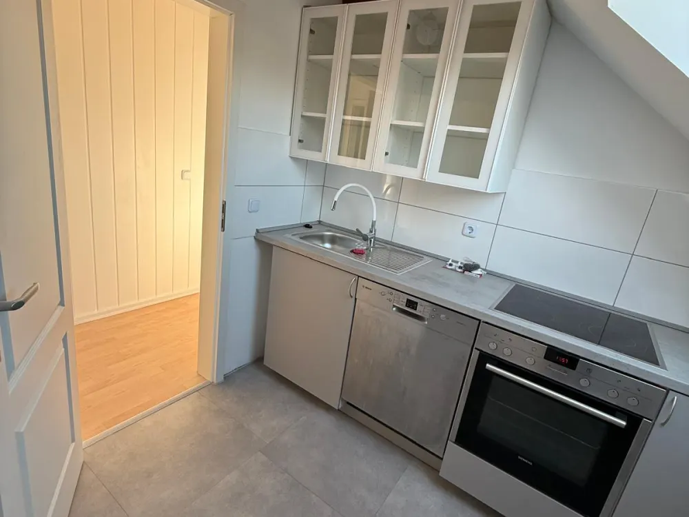 Central Location: 2-Room Granny Flat with Parking and Garden