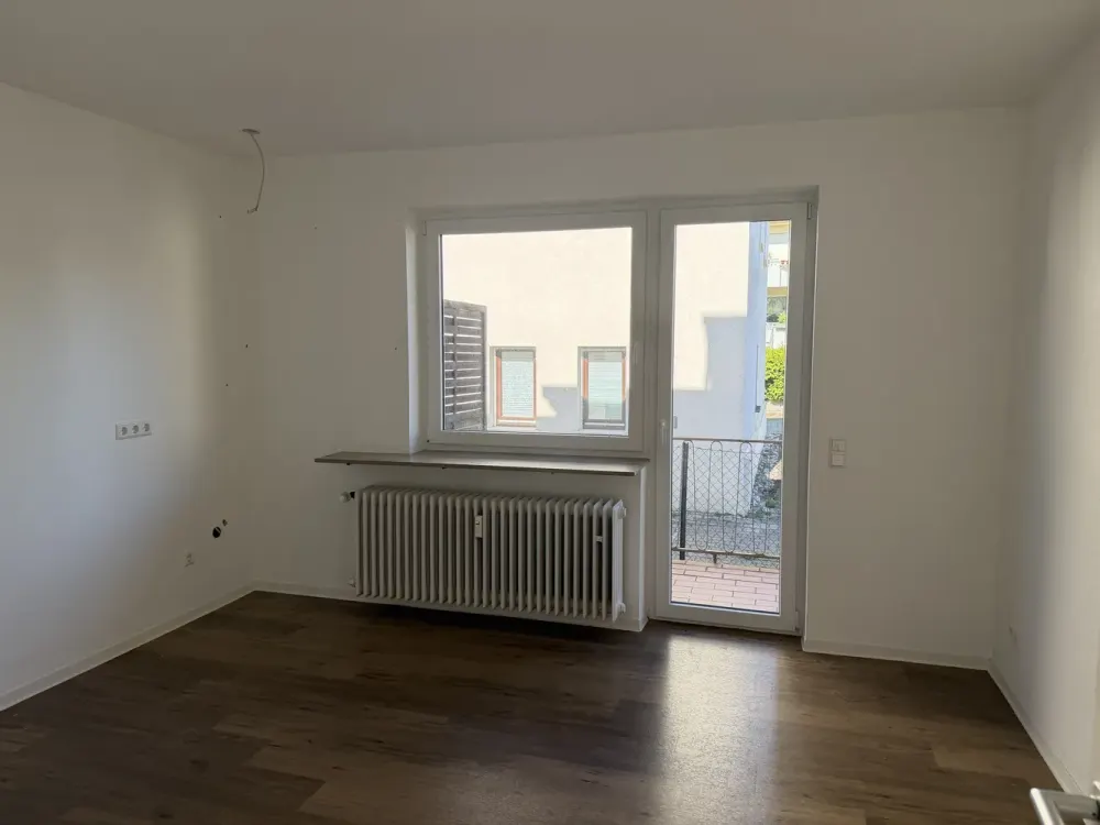 Stuttgart-Degerloch: Helle 2-Zimmer-Wohnung mit Balkon