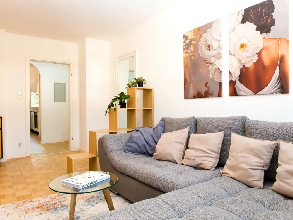 charmante 2,5-Zimmer Maisonette-Wohnung möbliert / unmöbliert