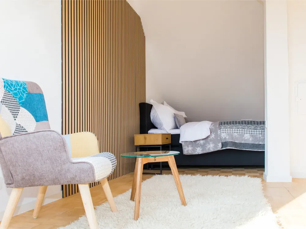 charmante 2,5-Zimmer Maisonette-Wohnung möbliert / unmöbliert