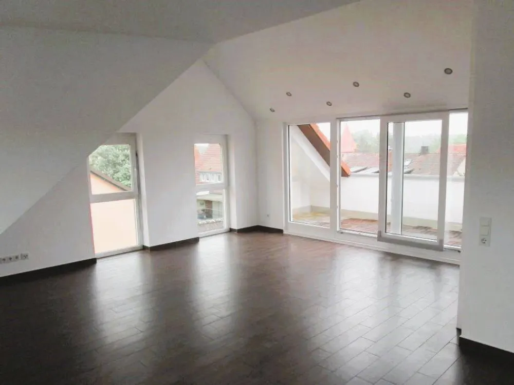 4-room attic apartment with roof loggia and 2 bathrooms Nuremberg - Katzwang / Rent apartment