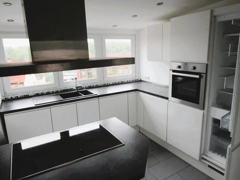 4-room attic apartment with roof loggia and 2 bathrooms Nuremberg - Katzwang / Rent apartment
