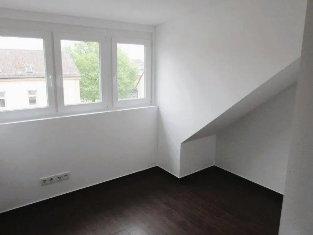 4-room attic apartment with roof loggia and 2 bathrooms Nuremberg - Katzwang / Rent apartment