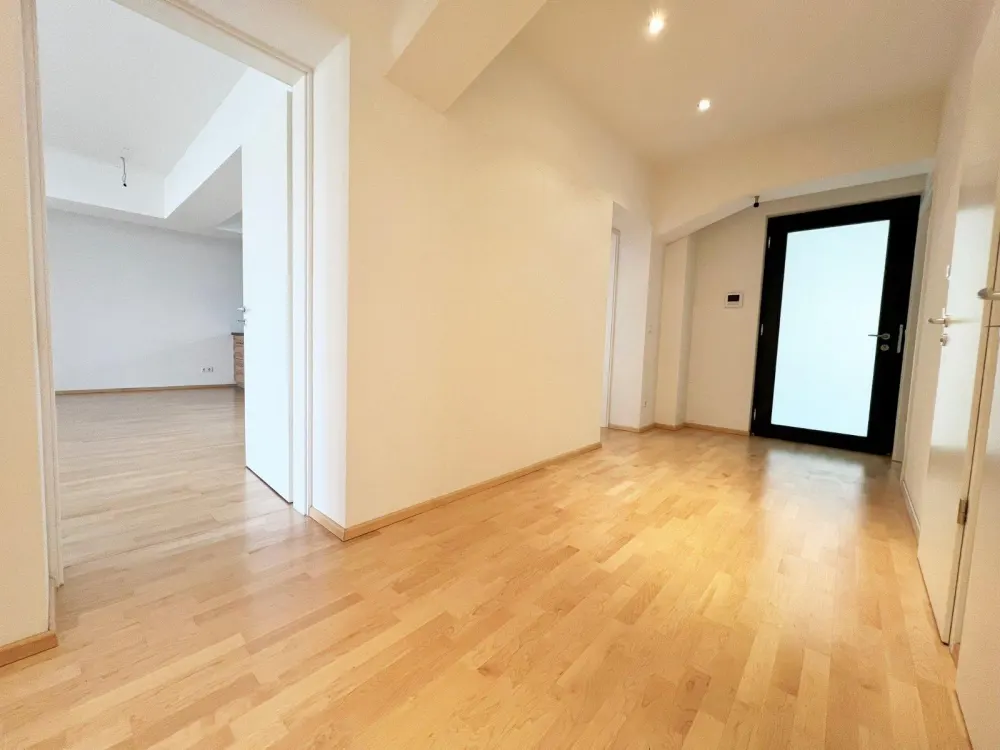 Zeit für das Wesentliche: Sonnige Loft-Wohnung mit gehobener Ausstattung in zentraler, ruhiger Innenhoflage! Kurze Wege zu Deinen Zielen!