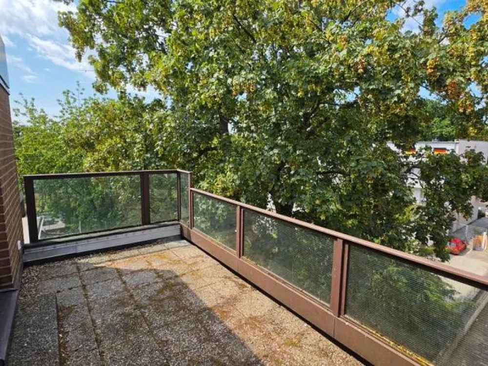 Wohnen am Benrather Schloss - Sanierte 2-Zimmer-Wohnung - Haus mit Aufzug