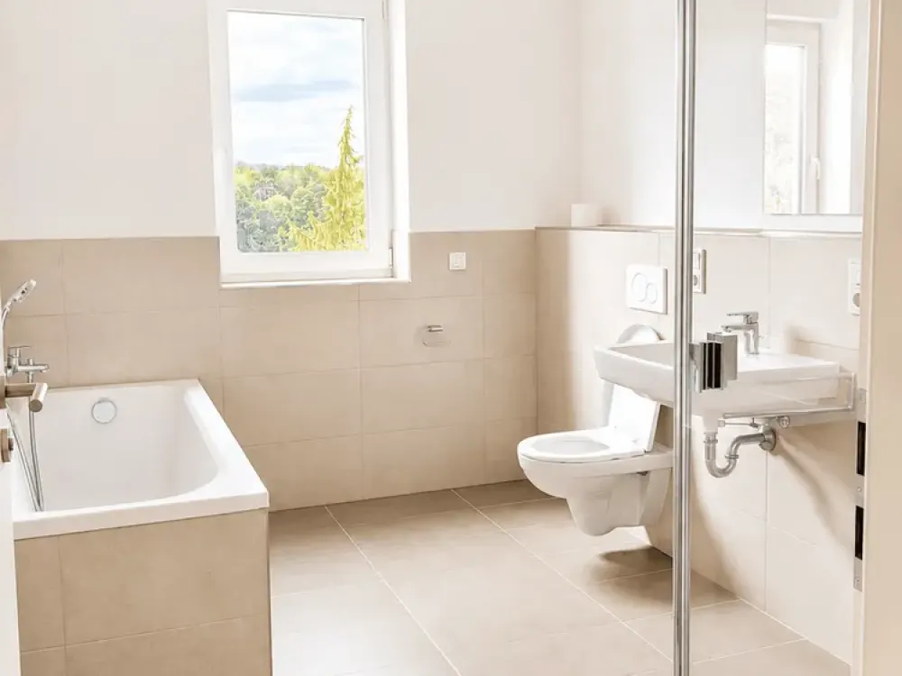 Attractive 2-Room Apartment with Balcony and Fitted Kitchen