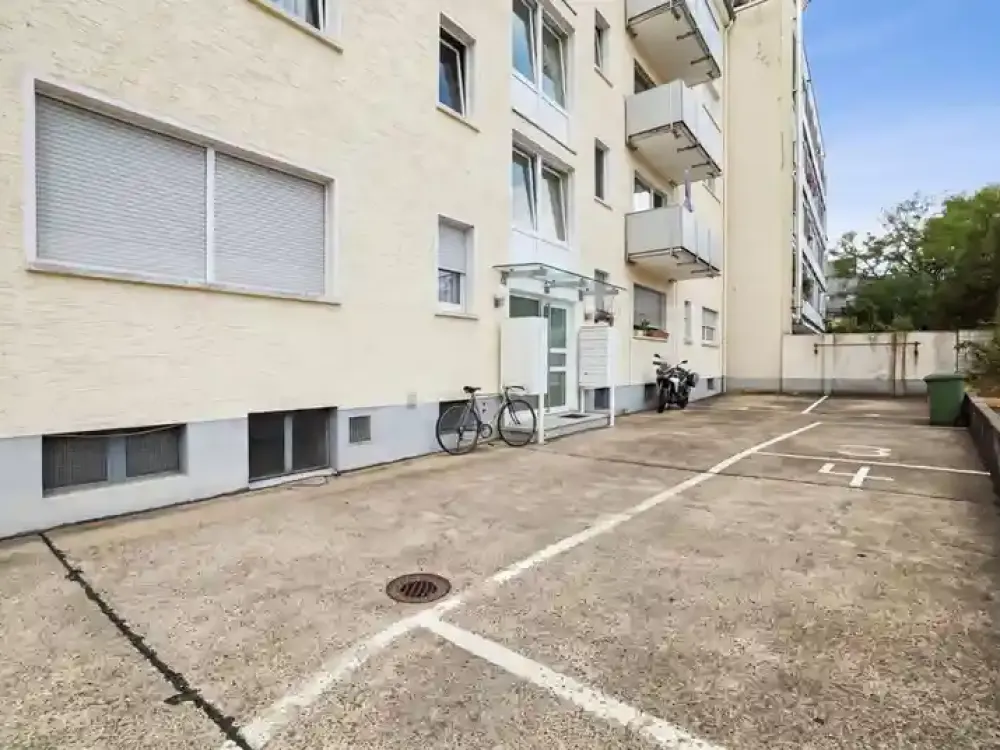 ++Lichtdurchflutete 2-Zimmer-Wohnung mit sonnigem Balkon, Einbauküche & PKW-Stellplatz++