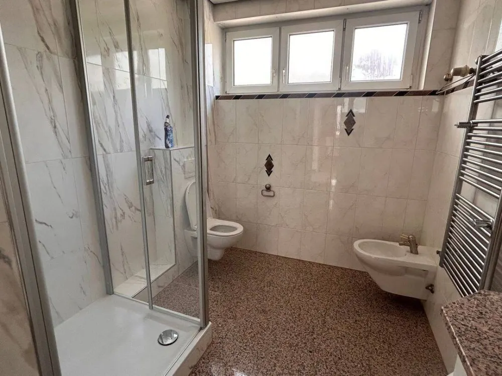 Außergewöhnliche 3-Zimmer Dachgeschosswohnung mit offenem Giebel