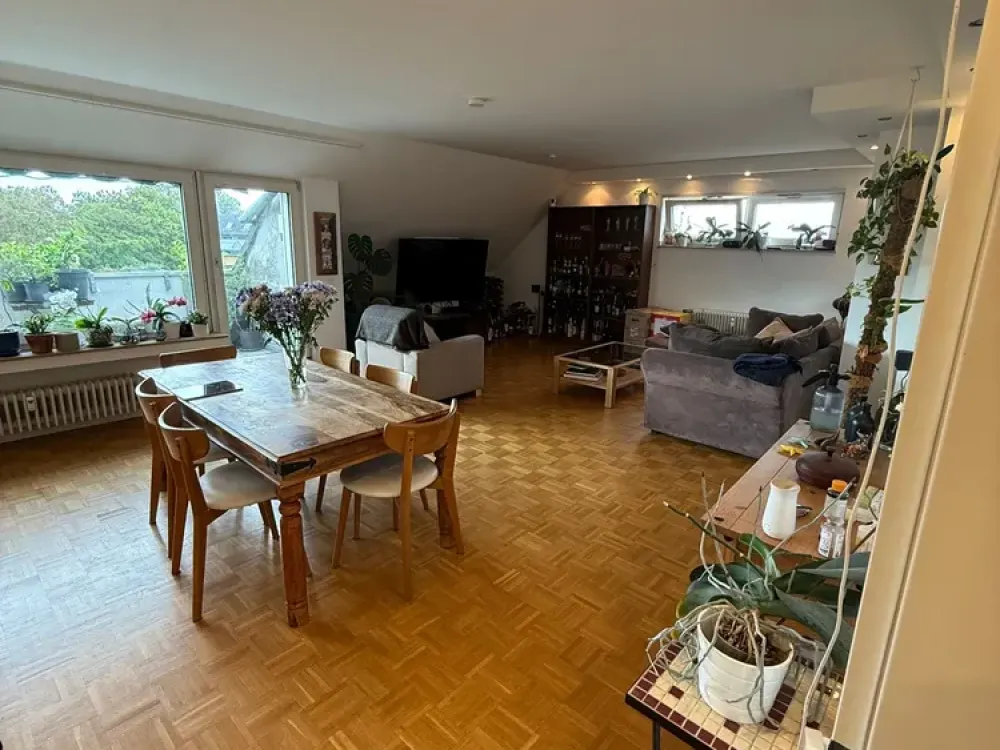 Großzügige 3,5-Zimmer-Maisonette mit Balkon & Stellplatz in Meerbusch-Büderich