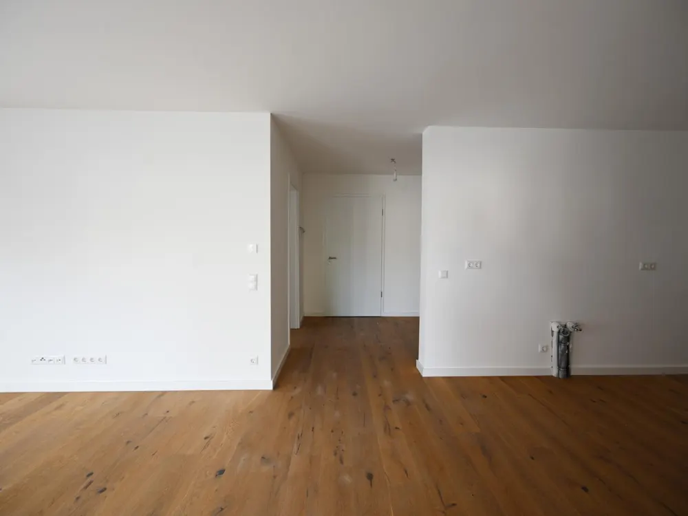Neubau - Erstbezug geräumige 3 ZKB Balkon + Abstellraum