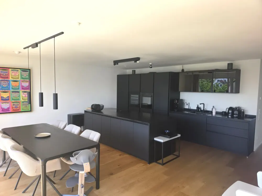 Großzügige 5 Zi. Wohnung! 155qm auf 2 Stockwerken! Dachterasse & Balkon