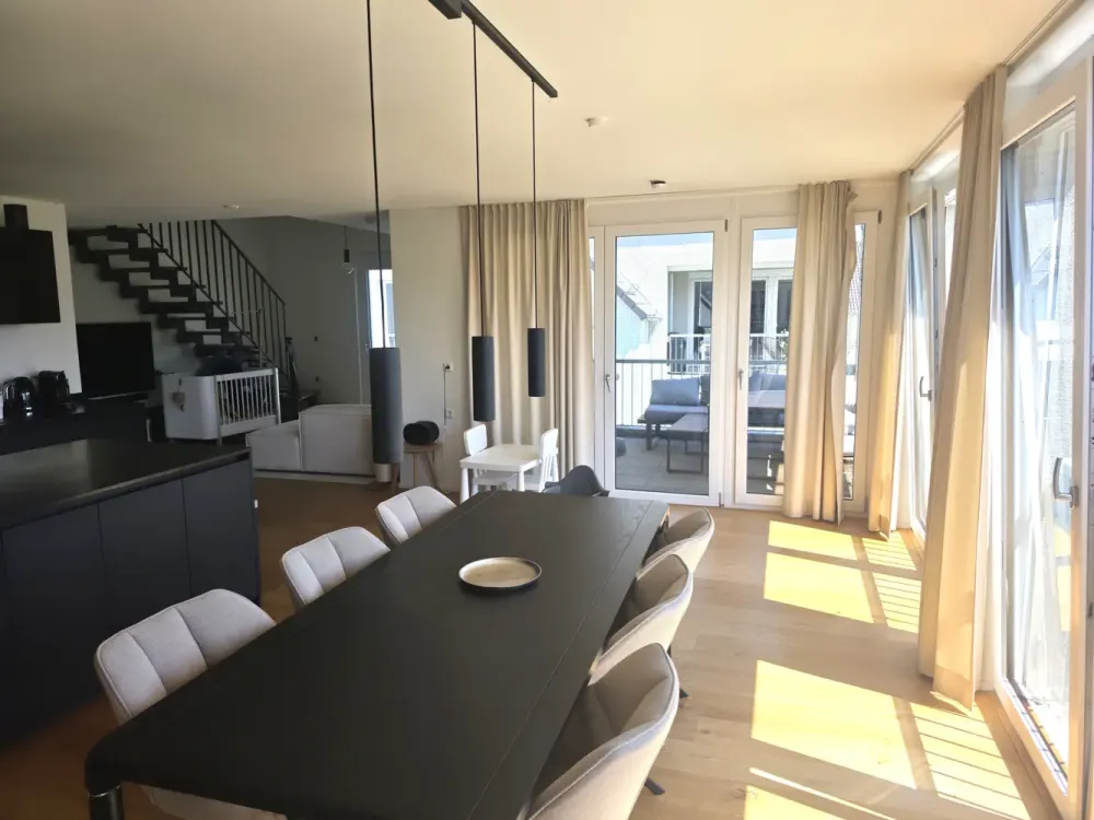 Großzügige 5 Zi. Wohnung! 155qm auf 2 Stockwerken! Dachterasse & Balkon