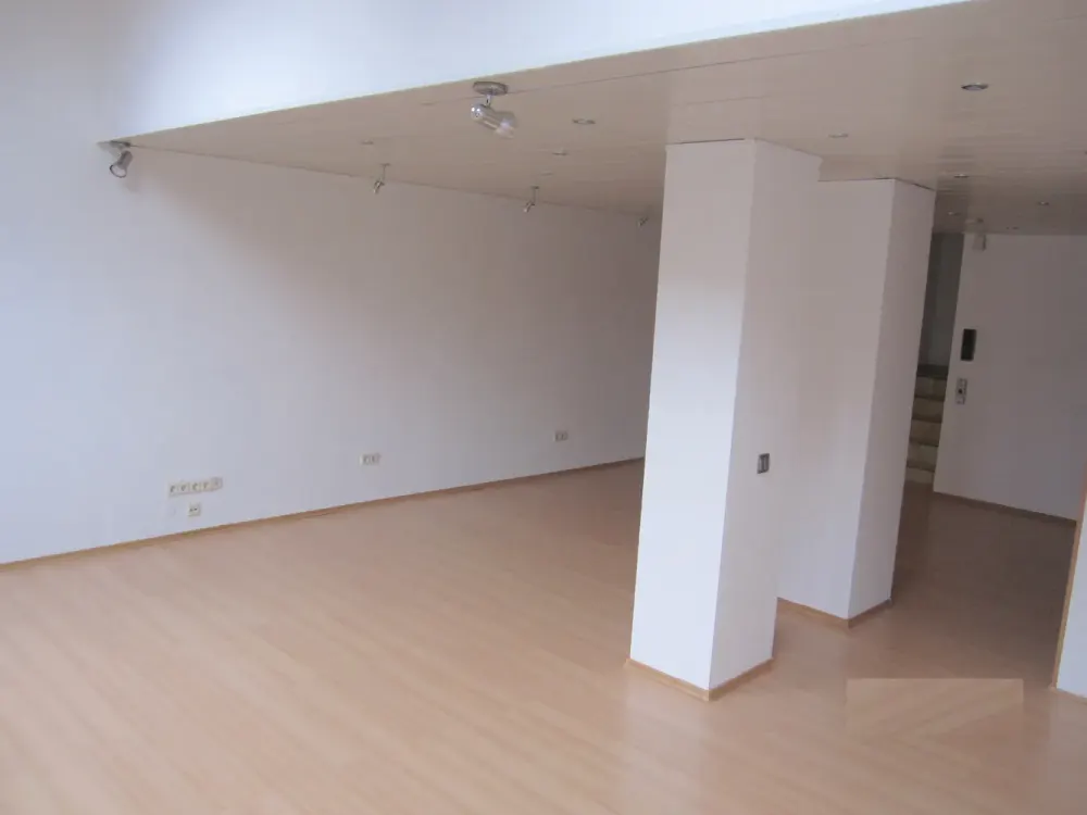 Exclusives 1-Zimmer Studio/Appartement 60 sqm + 30 sqm Garage/Keller