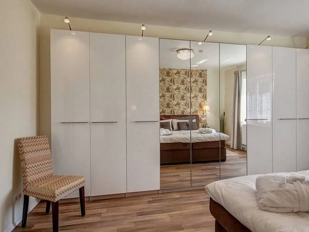 Luxuriöses Wohnung mit 2 Zimmern und Balkon