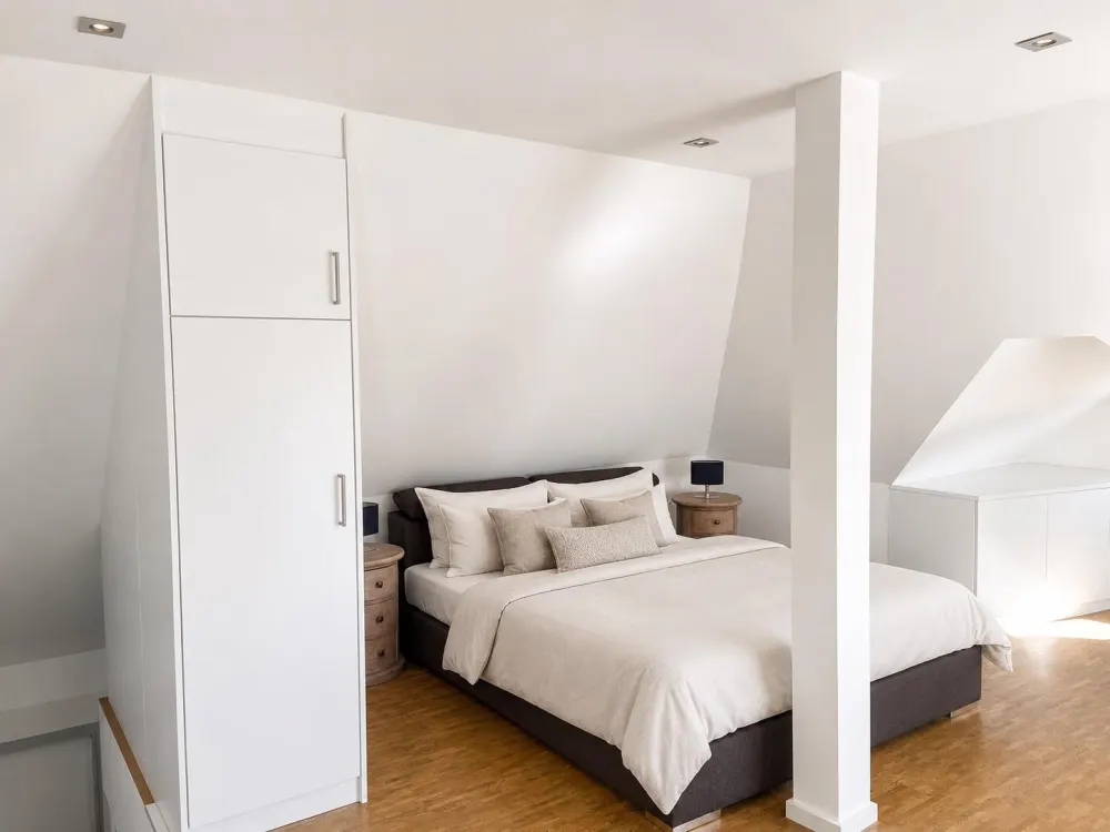 2,5 bis 3,5-Zimmer-Dachgeschosswohnung in Stuttgart