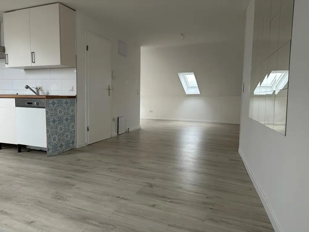 Schöne Dachgeschosswohnung in Bremen-Walle nahe Waller Park