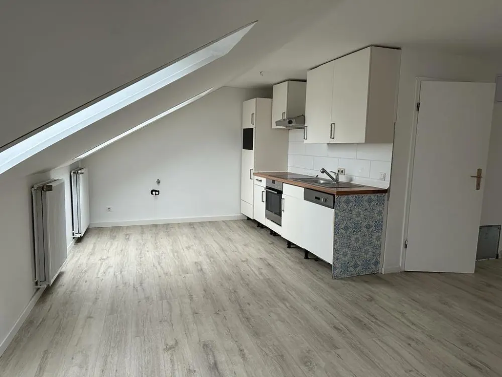 Schöne Dachgeschosswohnung in Bremen-Walle nahe Waller Park