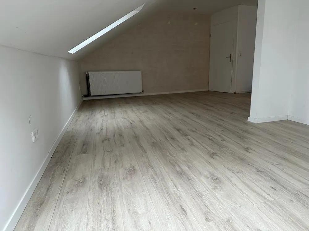 Schöne Dachgeschosswohnung in Bremen-Walle nahe Waller Park