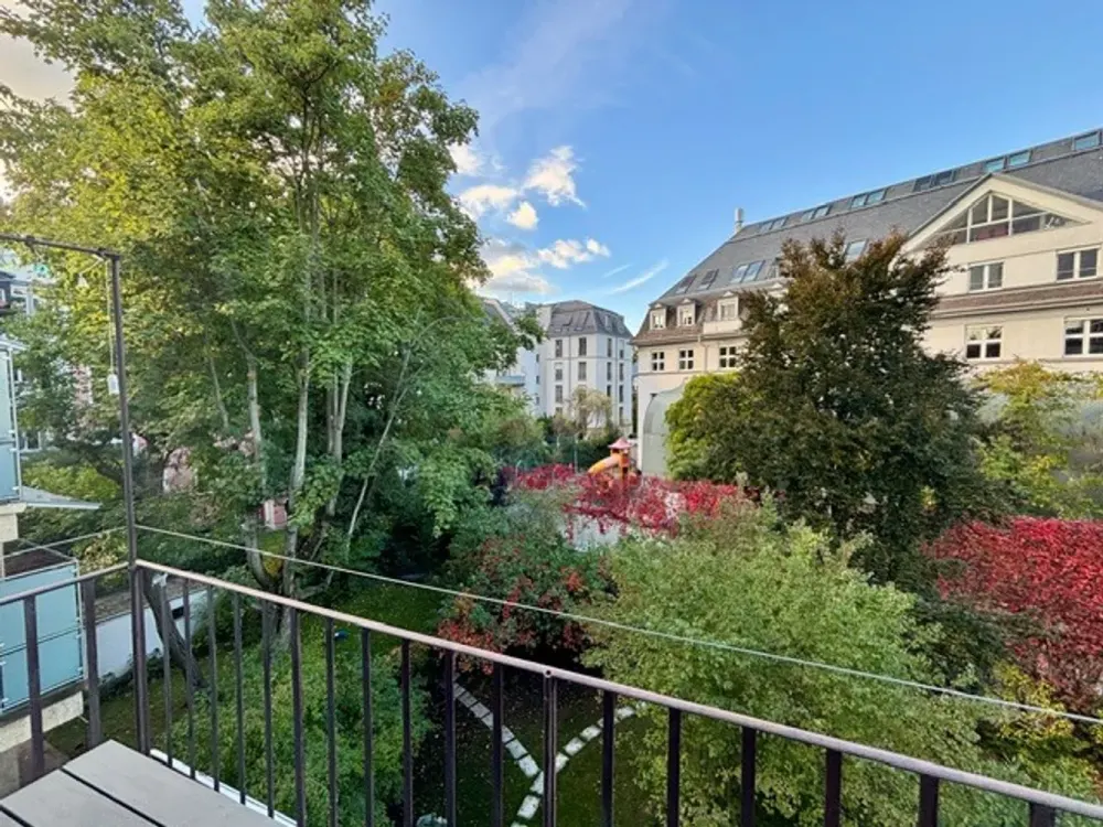 Modern möblierte 3,5 Zimmerwohnung mit Balkon nähe Holzhausenpark
