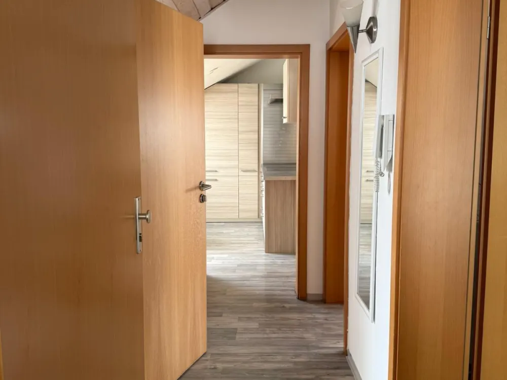 Eine 2 Zimmer Dachgeschosswohnung mit seperater Küche