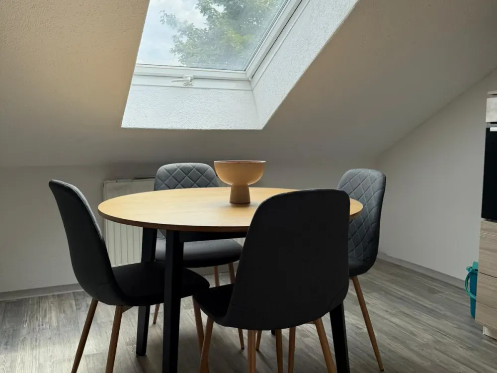 Eine 2 Zimmer Dachgeschosswohnung mit seperater Küche