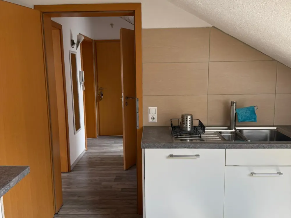 Eine 2 Zimmer Dachgeschosswohnung mit seperater Küche