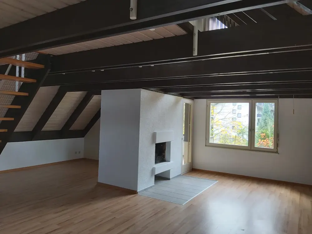 Maisonette mit Galerie, Kamin und Balkon in Rodgau‑Rollwald