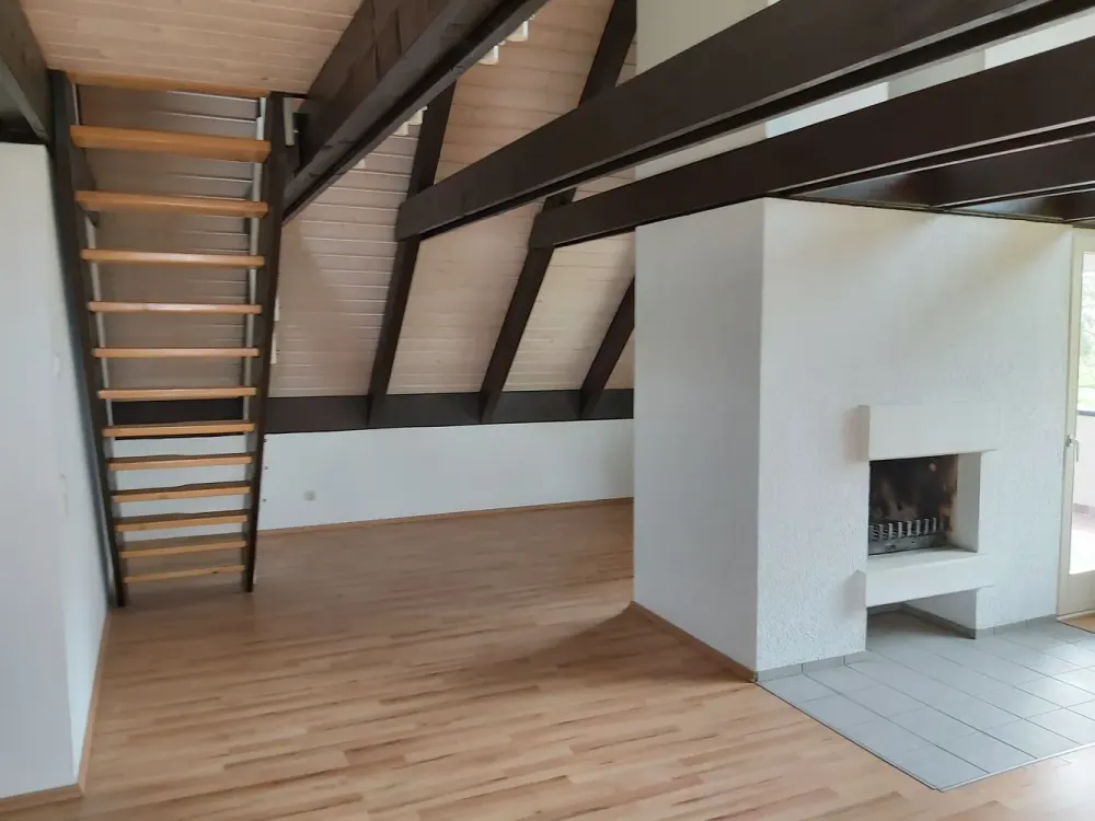 Maisonette mit Galerie, Kamin und Balkon in Rodgau‑Rollwald