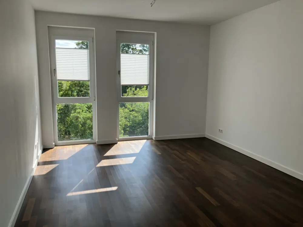 Schöne 4-Zimmer Wohnung in Hermsdorf, 137 qm, 2 Terrassen, Aufzug