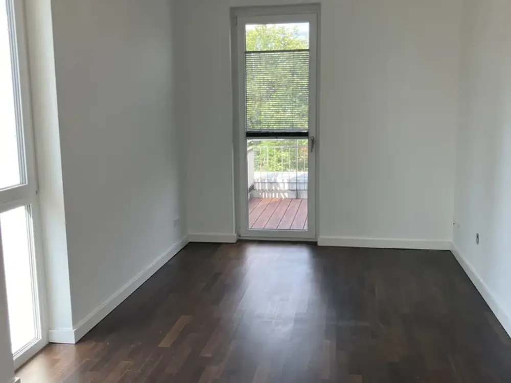 Schöne 4-Zimmer Wohnung in Hermsdorf, 137 qm, 2 Terrassen, Aufzug