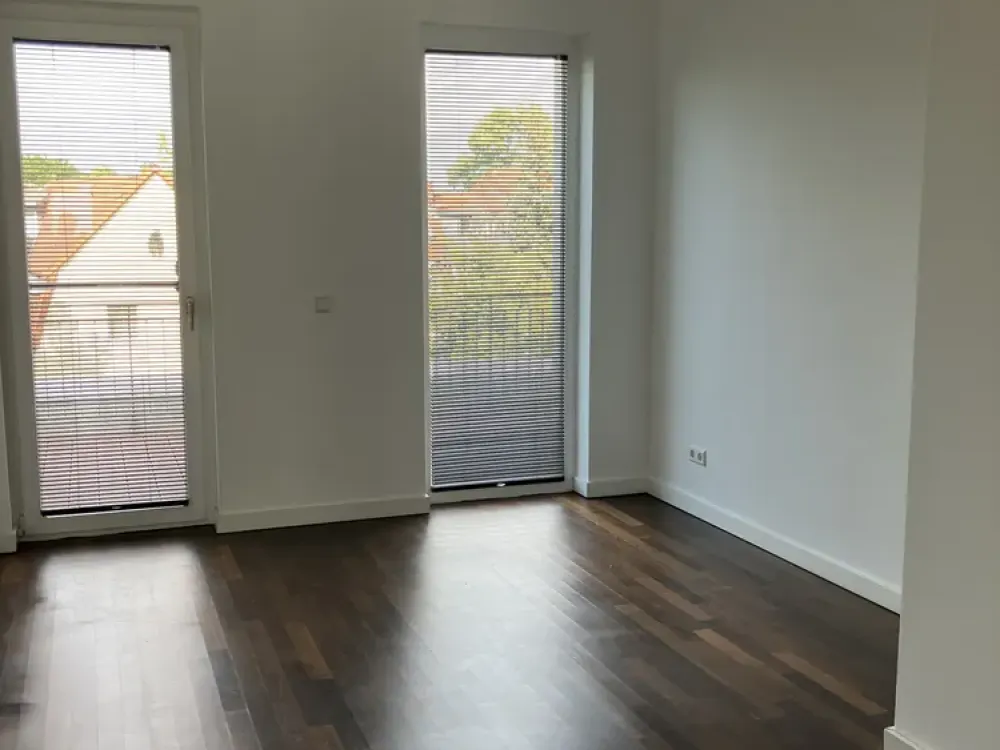 Schöne 4-Zimmer Wohnung in Hermsdorf, 137 qm, 2 Terrassen, Aufzug