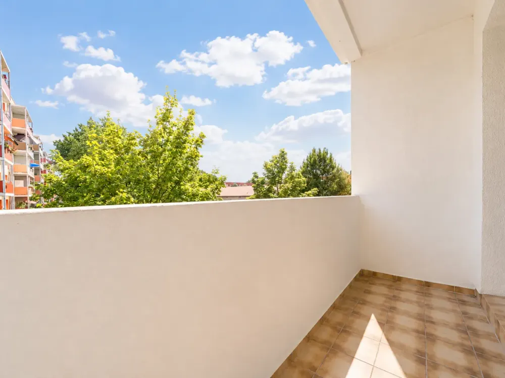 Neu Sanierte 4-RW * 1. OG * moderne EBK * Balkon * Tageslichtbad mit Wanne & WMA * zentral * TOP