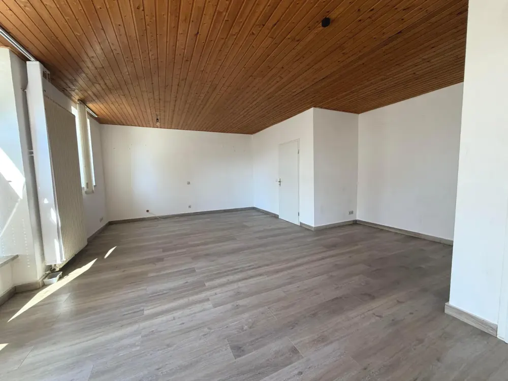 Spacious Ground Floor Apartment for Rent
