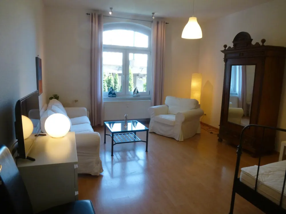 kompl. möblierte 2 Zimmer Schillerstraße 68