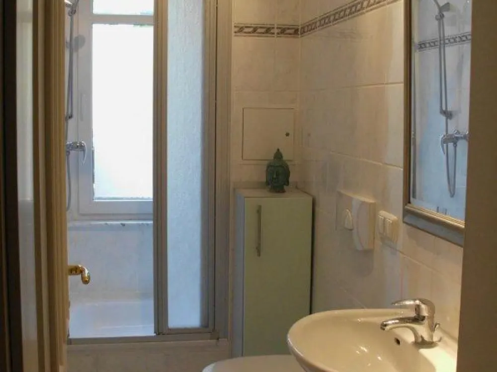 kompl. möblierte 2 Zimmer Schillerstraße 68