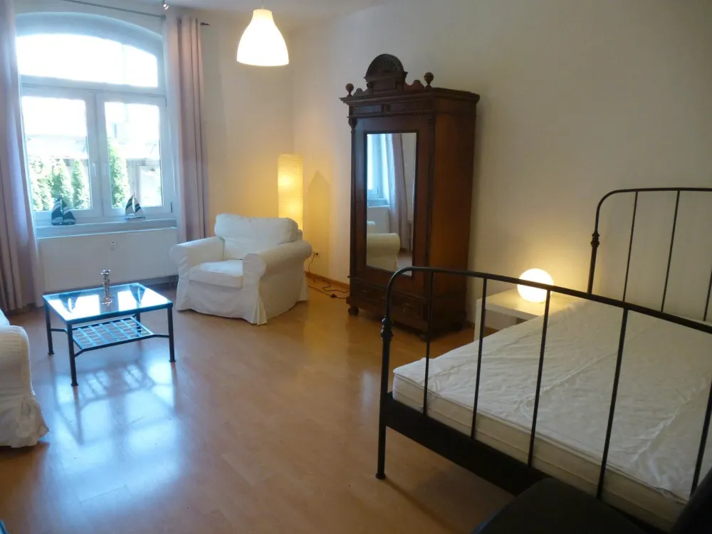 kompl. möblierte 2 Zimmer Schillerstraße 68