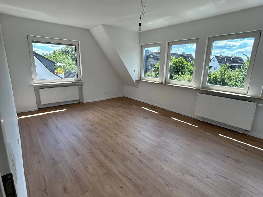 Three-Room Apartment in Hannover-Davenstedt