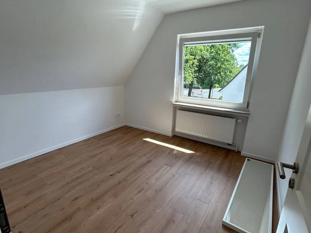 Three-Room Apartment in Hannover-Davenstedt