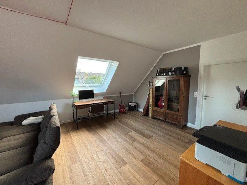 Cozy 3-Room Attic Apartment in Weyhe