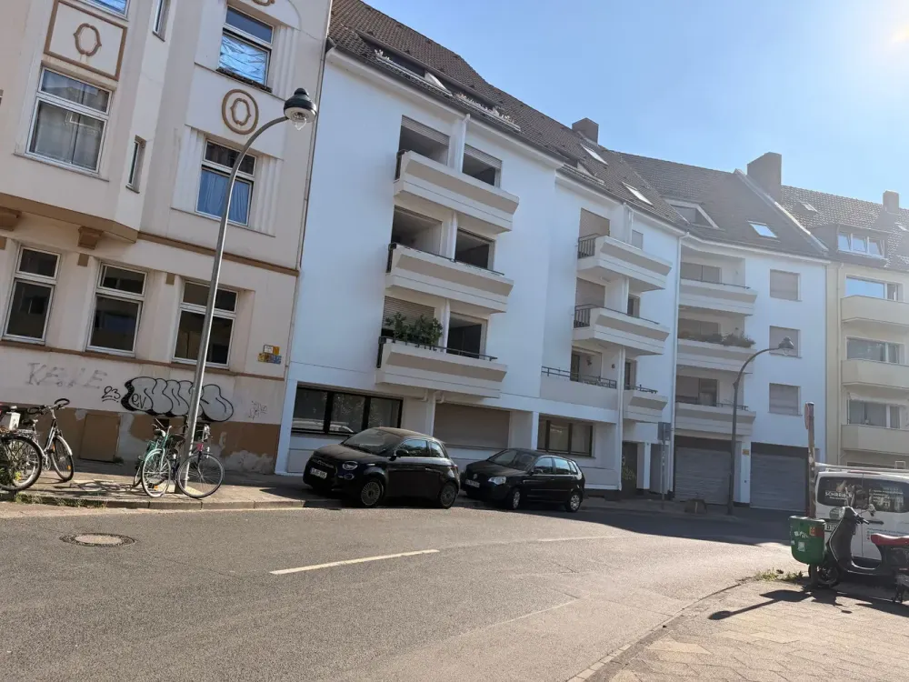 1-Zimmer-Apartment mit Einbauküche, Keller und Garage in Düsseldorf