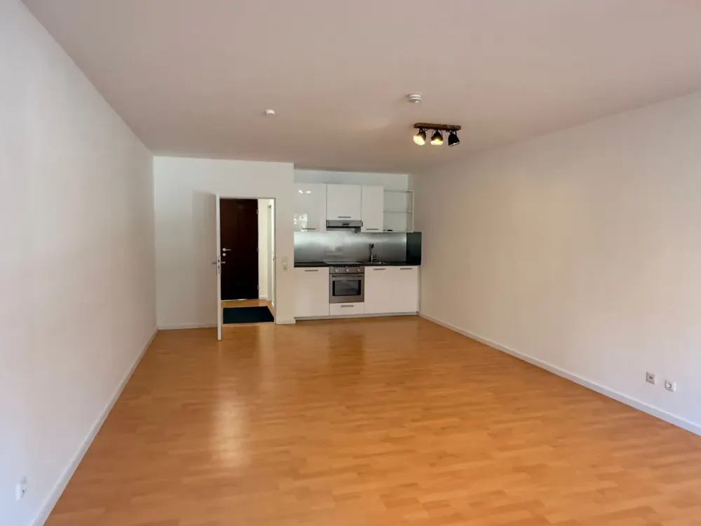 1-Zimmer-Apartment mit Einbauküche, Keller und Garage in Düsseldorf