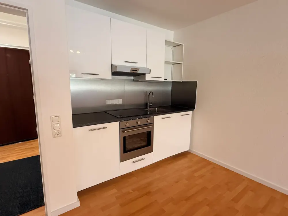 1-Zimmer-Apartment mit Einbauküche, Keller und Garage in Düsseldorf