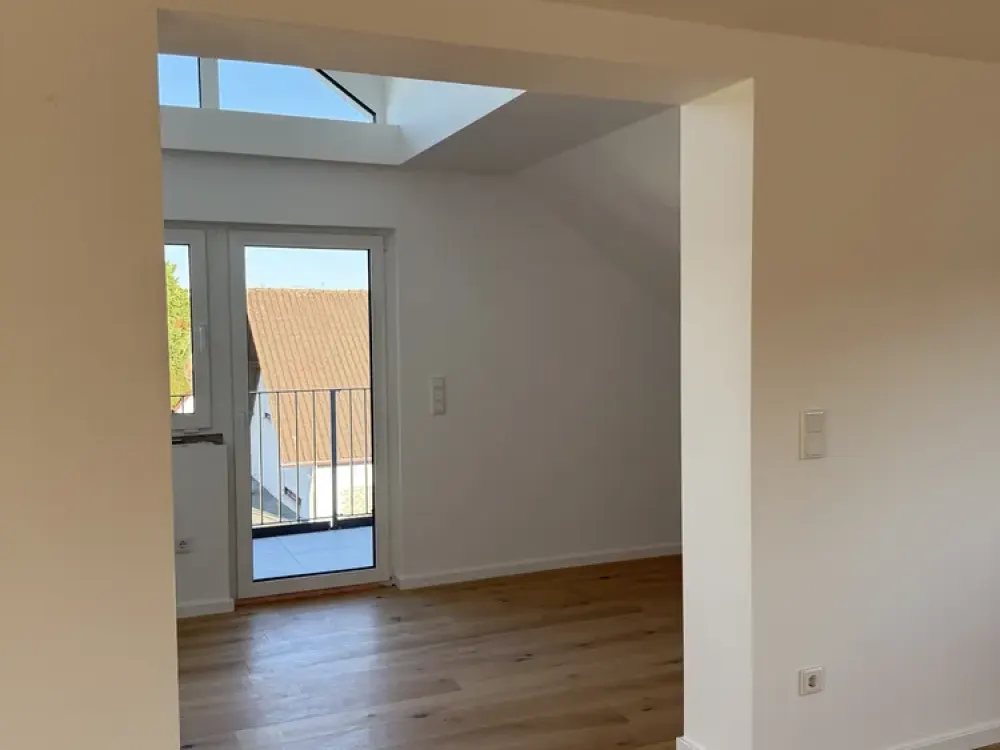 HELLE Dachgeschosswohnung in traumhafter Lage am Main