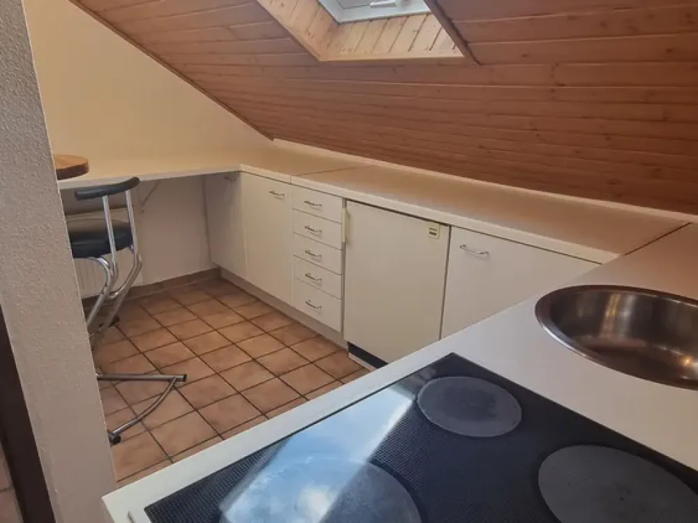 Lichtdurchflutete 2-Zimmer-Dachgeschosswohnung in zentraler Lage von Langen
