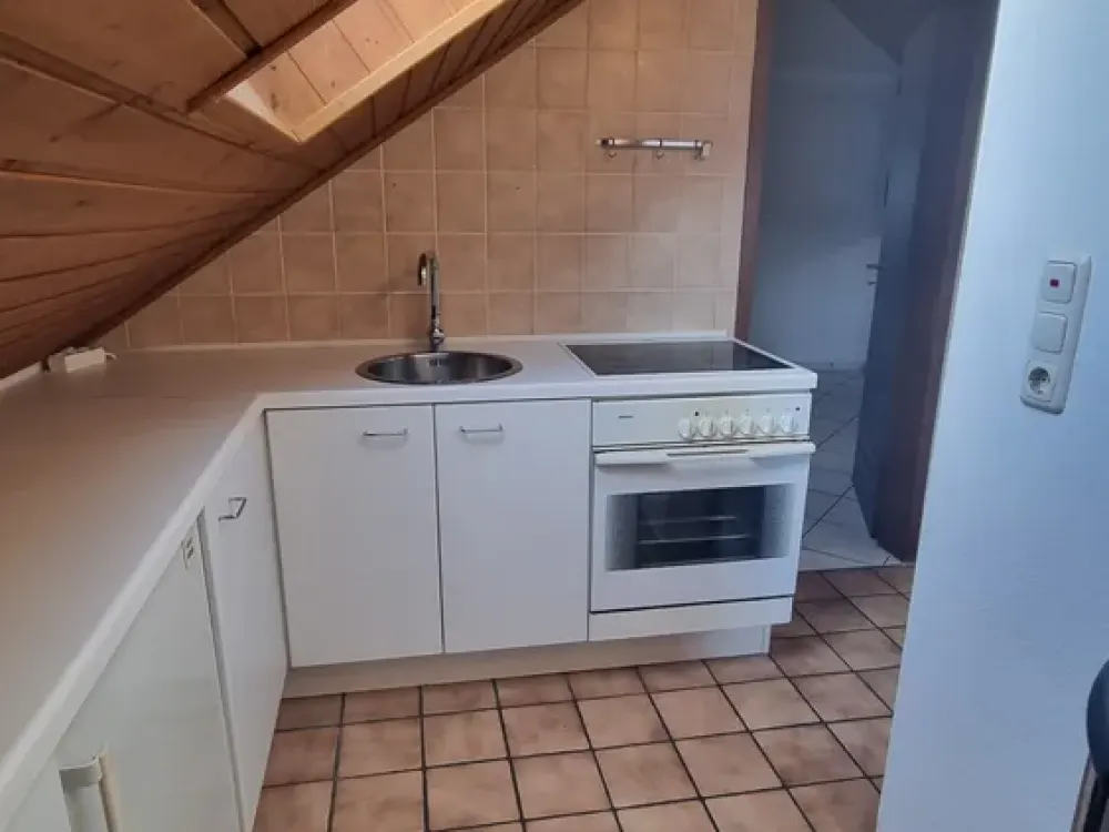 Lichtdurchflutete 2-Zimmer-Dachgeschosswohnung in zentraler Lage von Langen