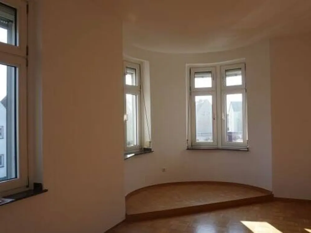 3-4 Zimmerwohnung in Stadtvilla mit Balkon und großem Garten